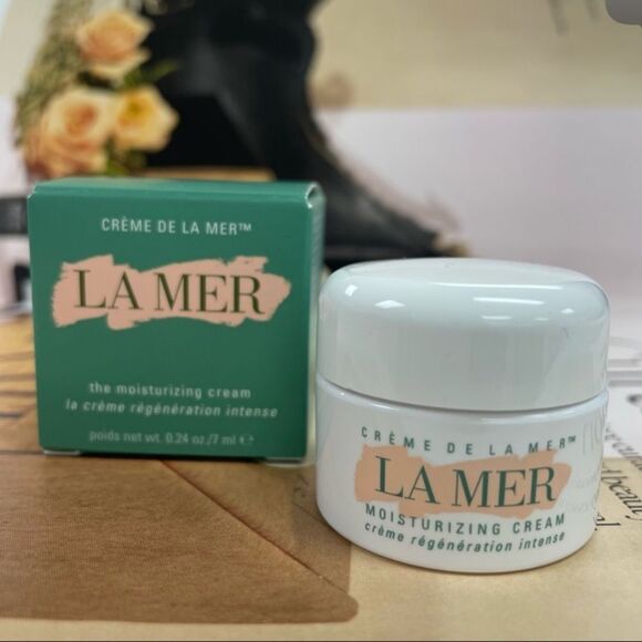 La Mer The Moisturizing Soft Cream - 7 ml - Picture 2 of 5
